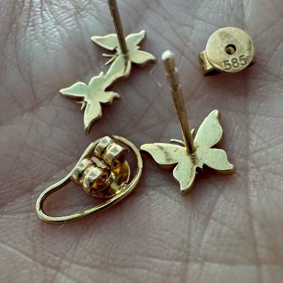 14k Gold and Diamond Butterly Crawlers - SOLD AS A PAIR. - Picture 9 of 10